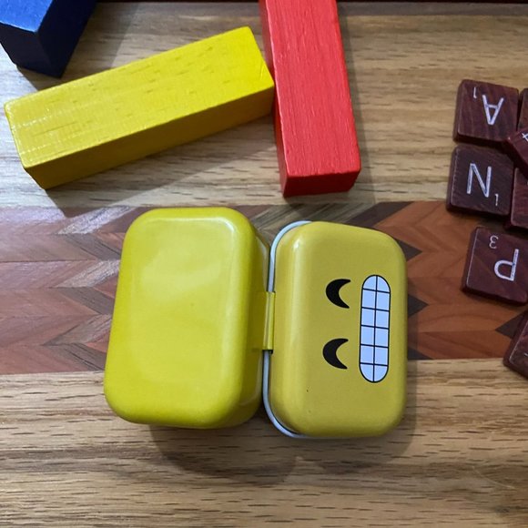 Cheesing Emoji - Yellow Mini Tin Box - Picture 3 of 4